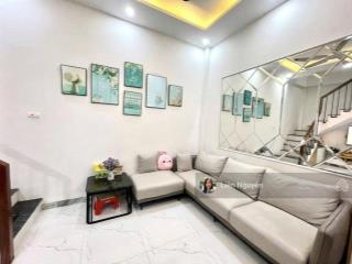 Bán nhà lò đúc, 30m2, 5 tầng, mặt tiền 6.5m, 8.2 tỷ, trung tâm, nhà đẹp, ngõ thoáng