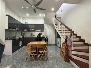 Hiếm . bán nhà phố yên phụ yên hoa tây hồ.40m2 x6 tầng. mặt tiền rộng.gần hồ tây. giá 10.2 tỷ