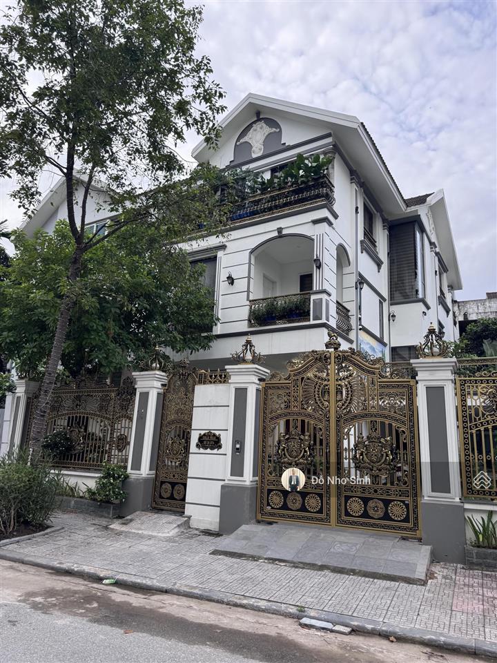 Bán biệt thự kdt văn phú, p phú la, hà đông, diện tích 220m 4 tầng mặt tiền 10m giá 37.5 tỷ.