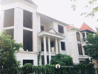 Bán biệt thự thiên đường bảo sơn  nhà thô  wieu hồ  diện tích 330m  4 tầng  chỉ 35 tỷ có tl