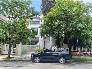 Bán gấp biệt thự vinhomes riverside long biênview hồ  diện tích 250m2  5 tầng  giá 90 tỷ có tl