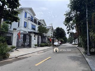 Một căn duy nhất  biệt thự văn phú  q hà đông  diện tích 200m2  4 tầng  giá 35 tỷ có tl