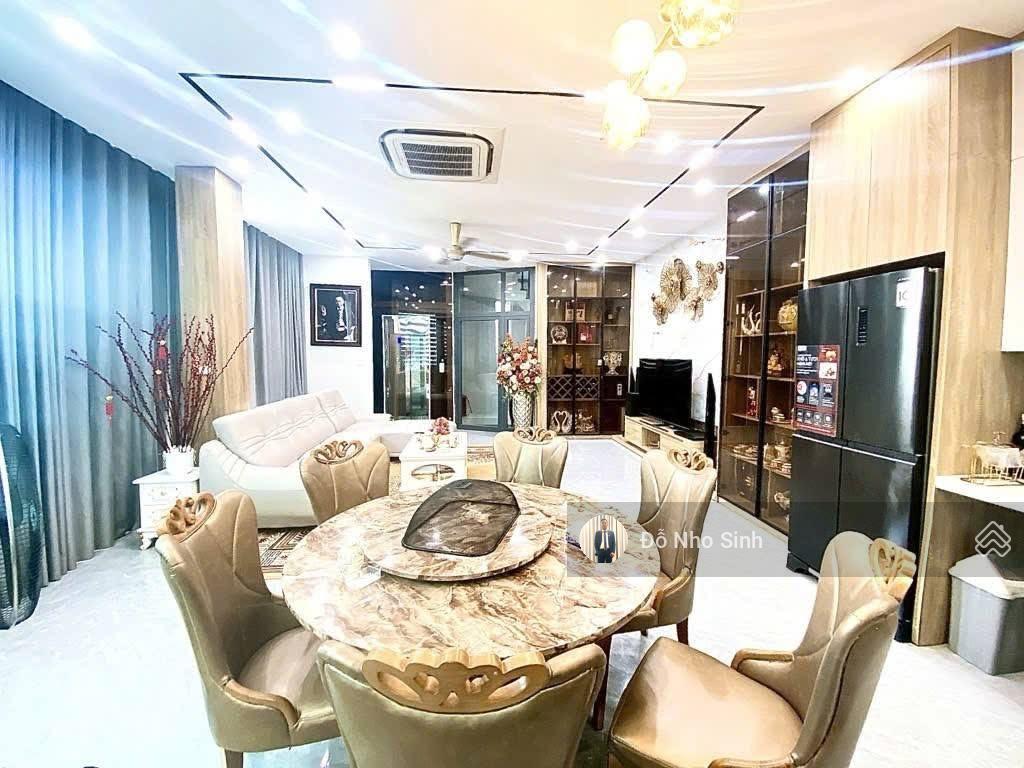 Chính chủ bán biệt thự văn quán 200m2  4 tầng  mặt tiền 11m  giá 42 tỷ có thương lượng.