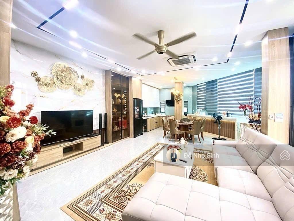 Bán gấp biệt thự dương nội  180m  4 tầng thang máy  tặng full nội thất  giá 39 tỷ có tl