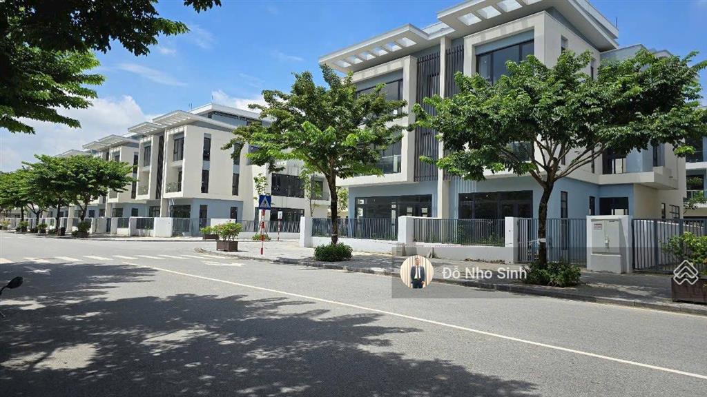 Bán gấp biệt thự dương nội  180m  4 tầng thang máy  tặng full nội thất  giá 39 tỷ có tl