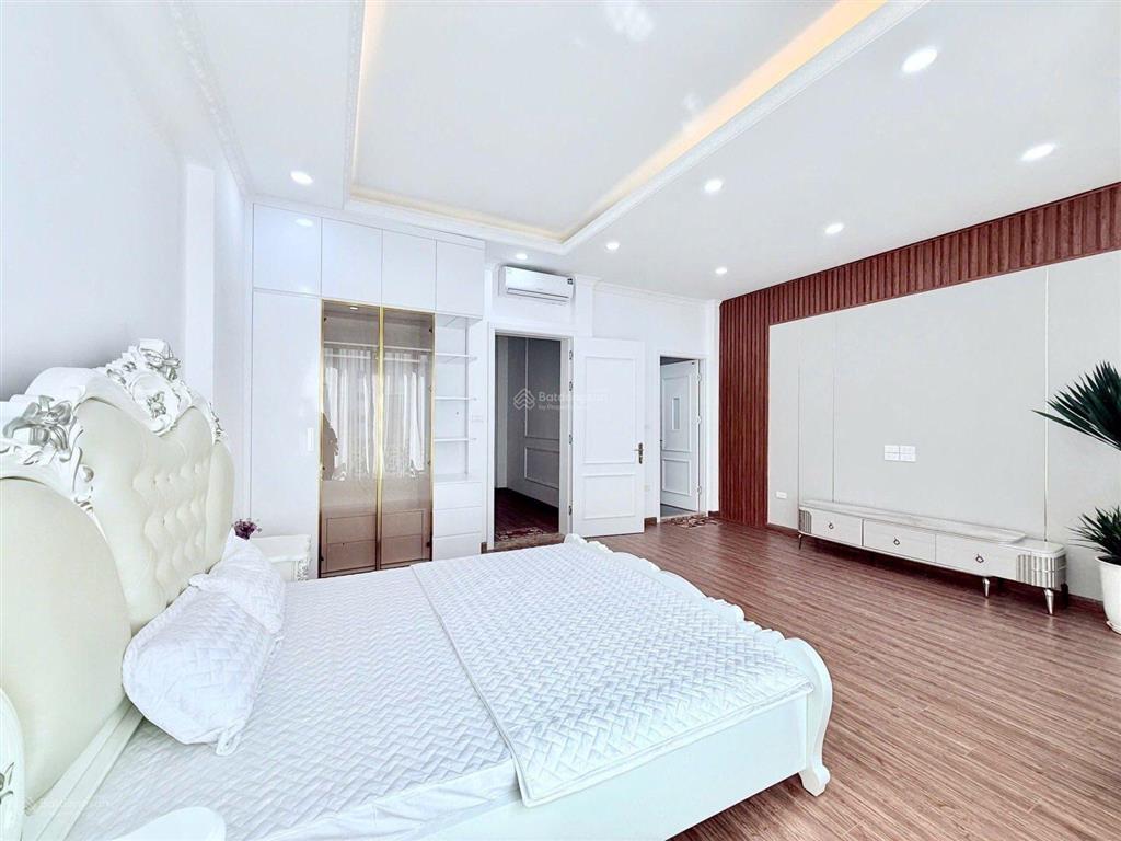 Bán nhà phố chùa bộc, đống đa 51m, 7 tầng. giá 19.3 tỷ