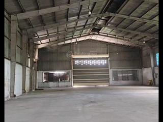 Cho thuê kho xưởng và đất 2.000m2 giá 50 triệu / đường quốc lộ 1a xã mỹ yên huyện bến lức long an