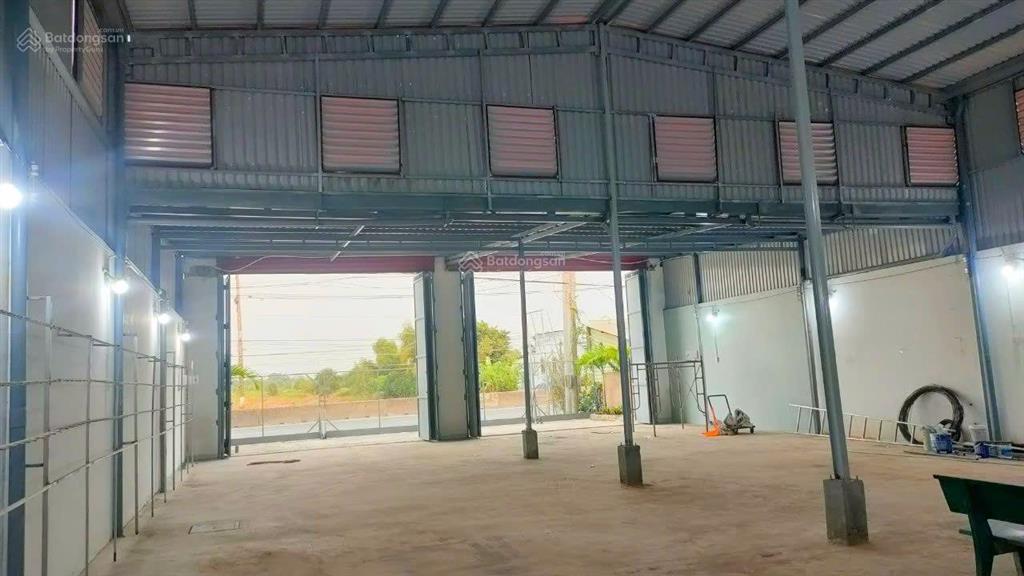 Cho thuê kho xưởng 1.000 m2 giá 30 triệu / đường tỉnh lộ 830 xã lương hòa huyện bến lức long an