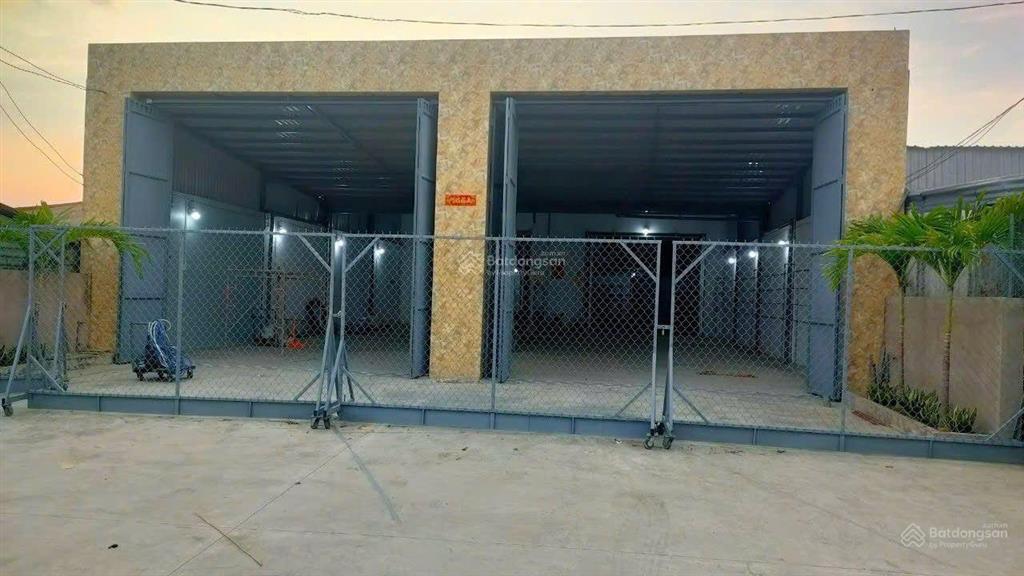 Cho thuê kho xưởng 1.000 m2 giá 30 triệu / đường tỉnh lộ 830 xã lương hòa huyện bến lức long an