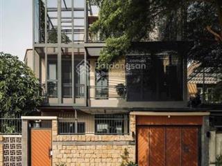 Cần bán biệt thự đẹp 240m2, giá 18,2 tỷ, view công viên full nội thất, nhà mới,  0909 489 *** trí