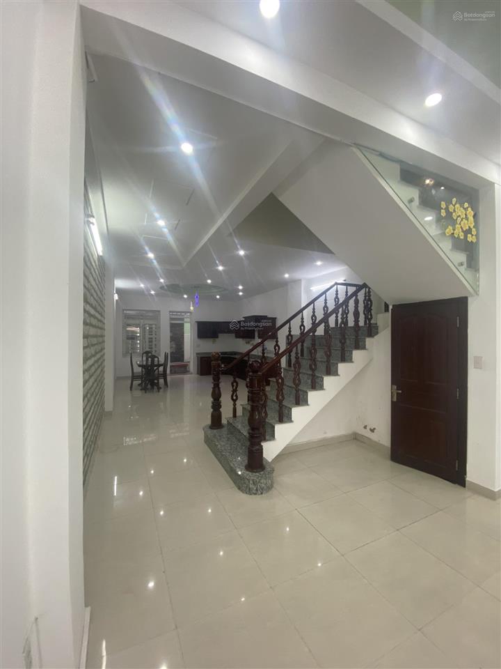 Cho thuê nhà nguyên căn kdc 6b intresco. 5x20m, 1 trệt, 3 lầu, giá 17tr/tháng