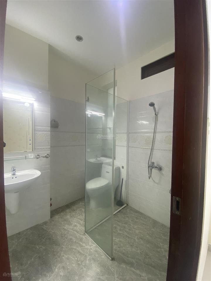 Cho thuê nhà nguyên căn kdc 6b intresco. 5x20m, 1 trệt, 3 lầu, giá 17tr/tháng