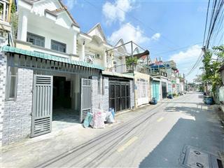 Nhà mặt phố đường, thông tiện ích xung quanh, gần trường cấp 1,2,3 chỉ 500m , gần chợ