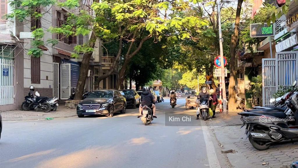 Bán nhà liền kề văn quán, đường xe buýt chạy, kinh doanh đỉnh giá đầu tư