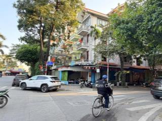 Bán nhà liền kề văn quán đường xe buýt chạy, kinh doanh đỉnh giá đầu tư