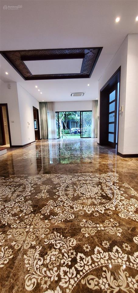 Cần bán gấp biệt thự gần 600m2 tại khu biệt thự vườn tùng  ecopark.  hải 0704 725 ***