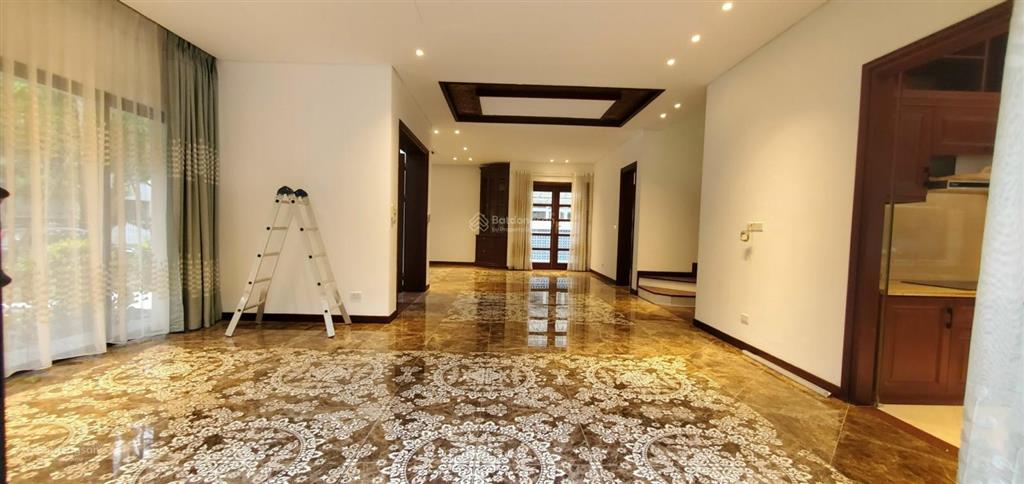 Cần bán gấp biệt thự gần 600m2 tại khu biệt thự vườn tùng  ecopark.  hải 0704 725 ***