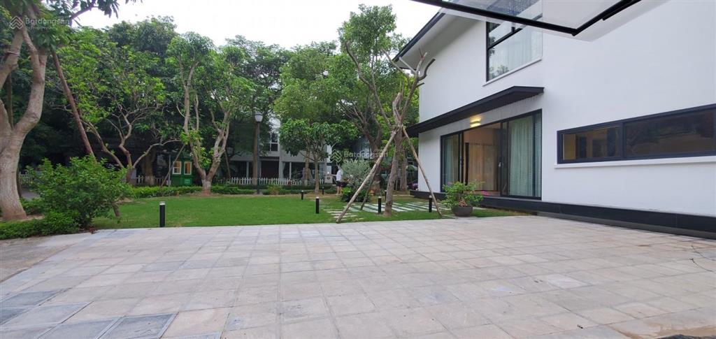 Cần bán gấp biệt thự gần 600m2 tại khu biệt thự vườn tùng  ecopark.  hải 0704 725 ***