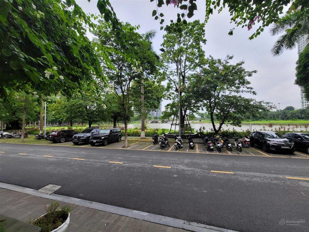 Chính chủ bán gấp shophouse 180m2 khu marina  ecopark. hải 0704 725 ***