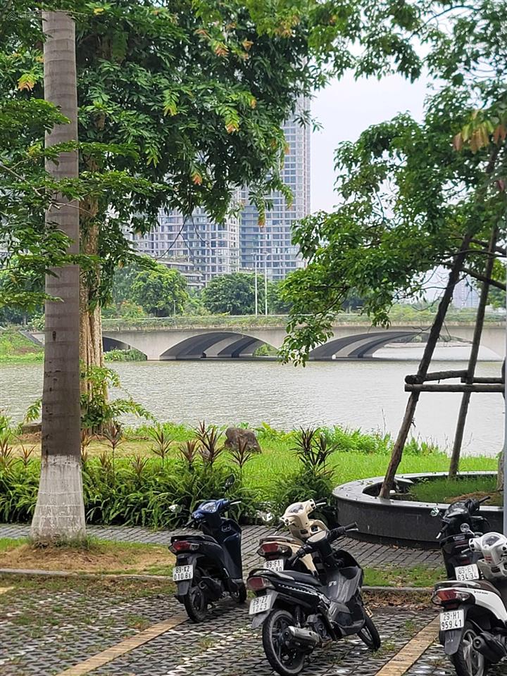 Chính chủ bán gấp shophouse 180m2 khu marina  ecopark. hải 0704 725 ***