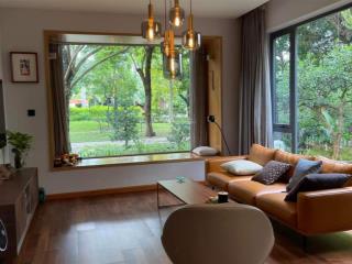 Bán biệt thự ecopark giá 42 tỷ vnd, diện tích 210m2, 4 phòng ngủ