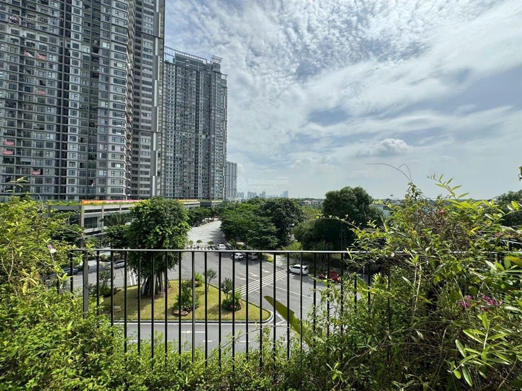 Cần bán gấp nhà phố vườn 165m2 có giếng trời tại ecopark. hải 0704 725 ***