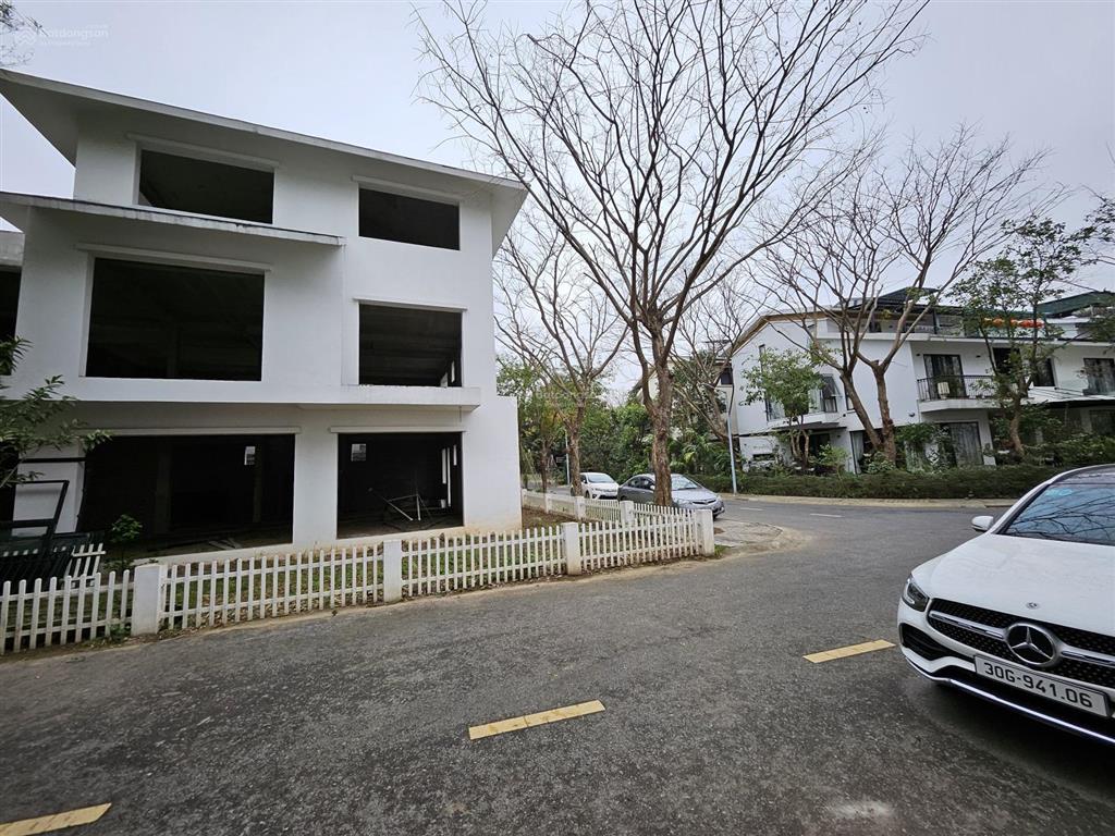 Bán biệt thự đơn lập 3 mặt tiền 60m vip nhất ecopark. hải 0704 725 ***