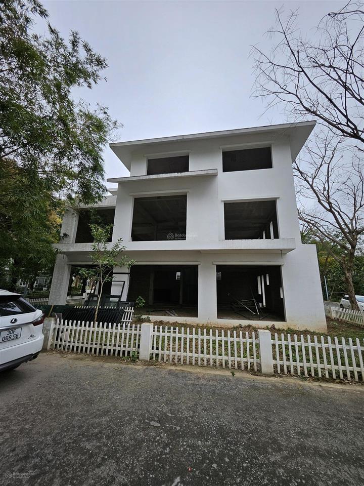 Bán biệt thự đơn lập 3 mặt tiền 60m vip nhất ecopark. hải 0704 725 ***