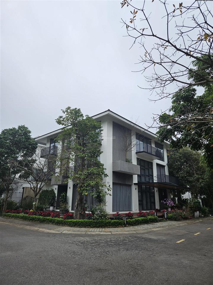 Bán nhanh biệt thự đơn lập 3 mặt tiền view hồ, hải 0704 725 ***