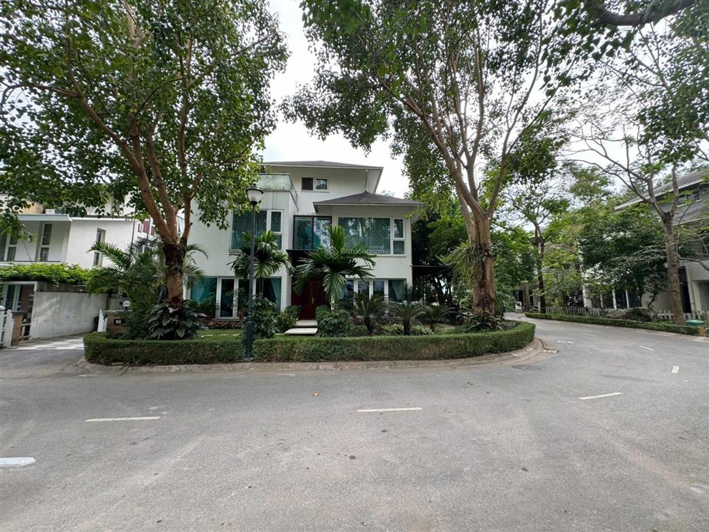 Biệt thự đẹp tại ecopark, 65 tỷ, 325m2, 3pn, 4wc, giá ưu đãi, tốt