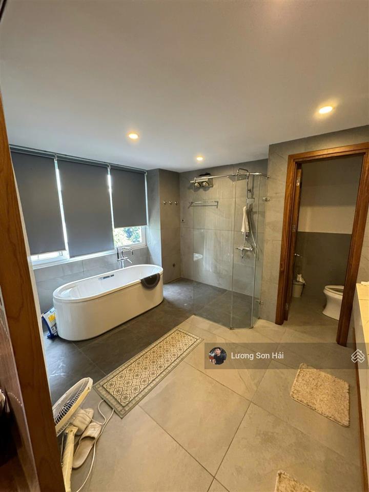 Cần cho thuê biệt thự song lập thương mại vừa ở vừa kinh doanh. hải 0704 725 ***