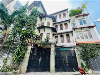 Bán biệt thư huỳnh tịnh của. dt 15x14m. 29,5 tỷ. 4 tầng sang trọng