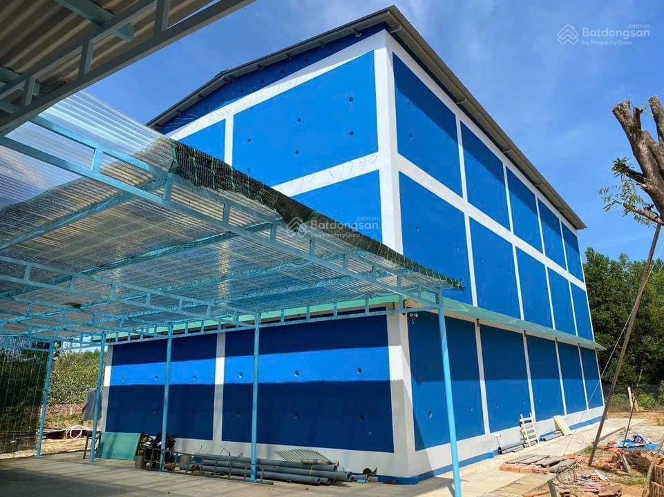 Nhà và vườn (biệt thự) dt 5,5 ha (700m2 ont) haimặt tiền tỉnh lộ 721 madagui đạ huoai lâm đồng