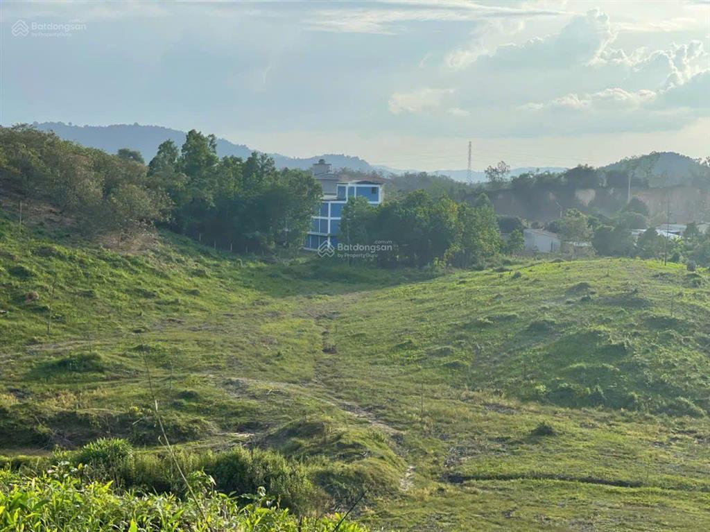 Nhà và vườn (biệt thự) dt 5,5 ha (700m2 ont) haimặt tiền tỉnh lộ 721 madagui đạ huoai lâm đồng