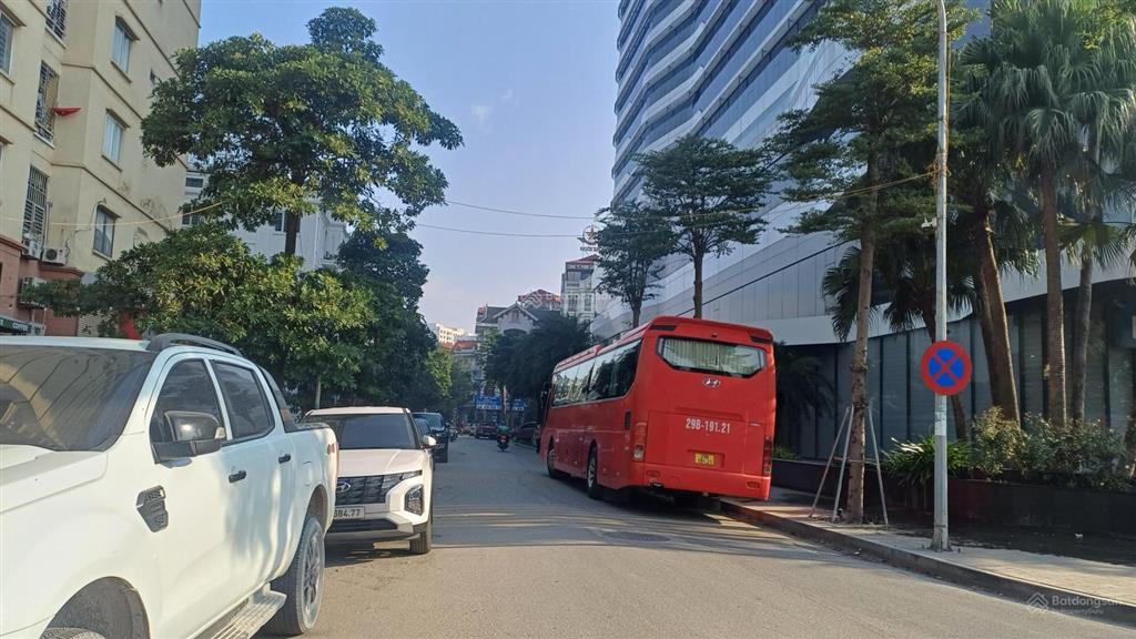 Bán đất phố đỗ nhuận 225m2 mặt tiền 9.5m ô tô tránh kinh doanh giá 53.5 tỷ