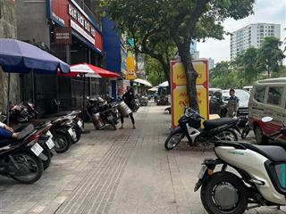 Bán toà văn phòng 10 tầng vip ba đình  vỉa hè đá bóng  gần hồ tây  dòng tiền khủng.
