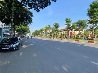 Bán nhà hoàng quốc việt 70m2, phố vip kinh doanh đỉnh  ô tô tránh dừng đỗ thoải mái.