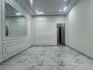 Bán nhà phân lô trần quốc hoàn ô tô tránh thang máy 2 thoáng vĩnh viễn. dt 45m, 5 tầng, mt 4m.