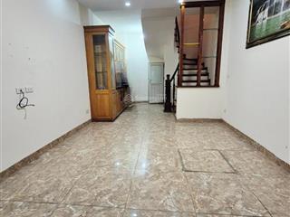 Bán nhà cầu giấy  nhà đẹp ở ngay  khung cột chắc chắn. 30m, 5 tầng, nhỉnh 7 tỷ.