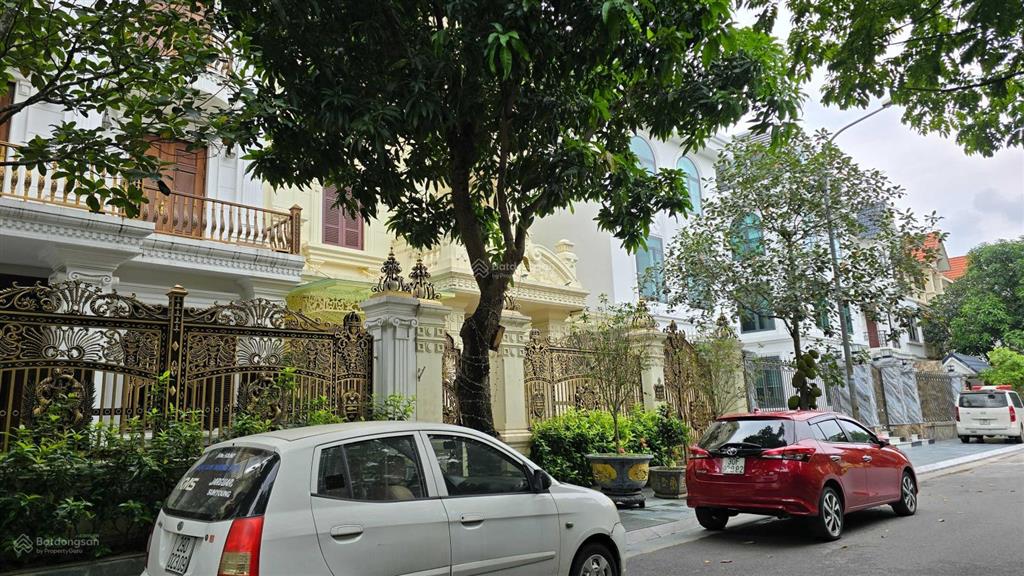 Chủ cần bán nhanh, giá rẻ biệt thự việt hưng đẹp long lanh 203m2 x 4t x mt 11m, giá 32 tỷ