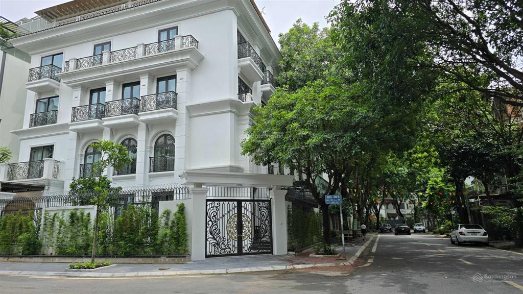 Chủ cần bán nhanh, giá rẻ biệt thự việt hưng đẹp long lanh 203m2 x 4t x mt 11m, giá 32 tỷ