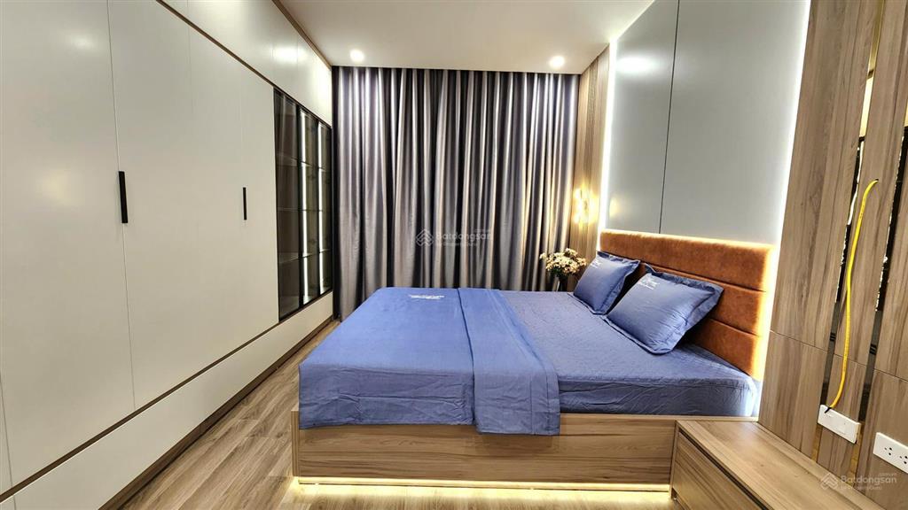 Bán gấp căn góc 1909 chung cư five star kim giang 2n2vs, hướng đông nam mát, view đẹp, nội thất xịn