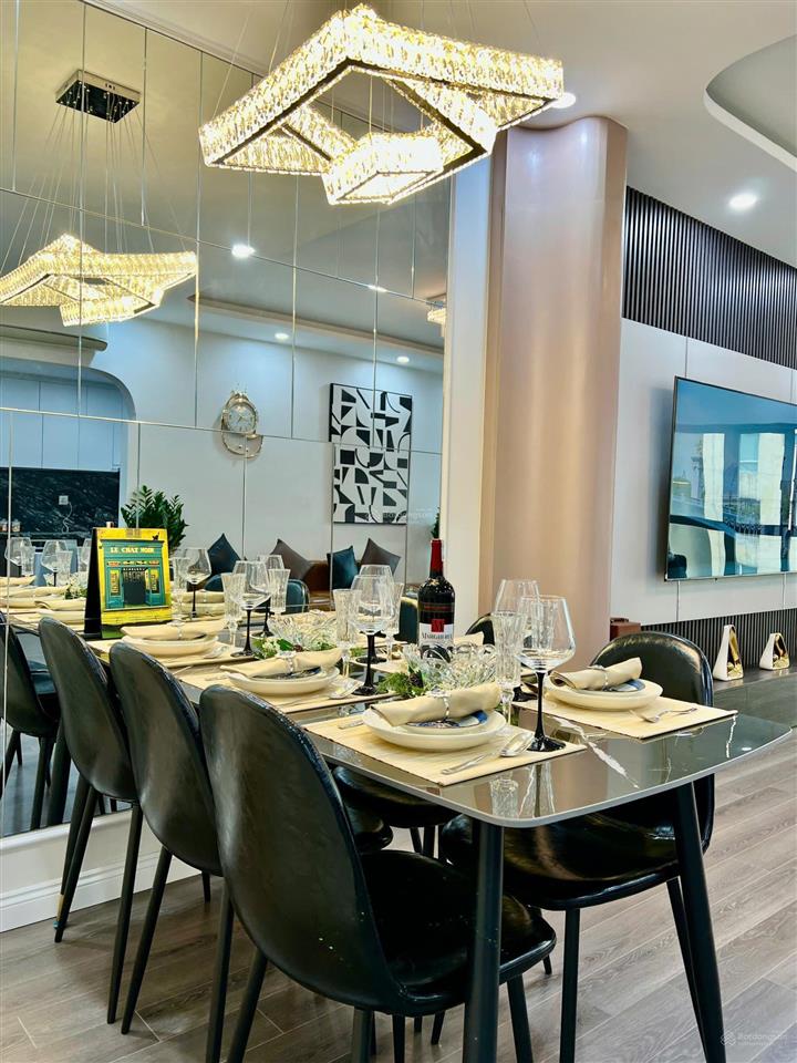 Bán căn hiếm 73m2 thiết kế 2 pn, 2 wc, 2 ban công view hồ, full nt, chung cư five star kim giang