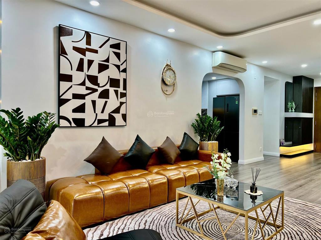 Bán căn hiếm 73m2 thiết kế 2 pn, 2 wc, 2 ban công view hồ, full nt, chung cư five star kim giang