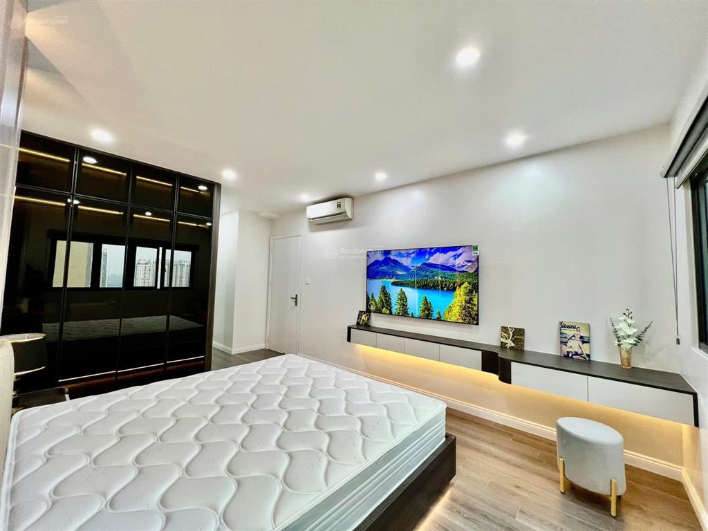 Bán căn hiếm 73m2 thiết kế 2 pn, 2 wc, 2 ban công view hồ, full nt, chung cư five star kim giang
