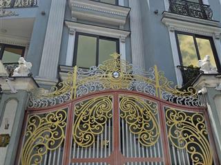 Bán nhà biệt thự 135,3m2 + nhà đã hoàn công ra sổ ntcb giá 11,8 tỷ thương lượng,  0901 423 ***