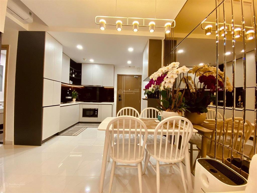 Căn 2pn  2wc  67m2 căn góc hướng đông nam view sông tầng cao mát mẻ đep nhất dự án giá 4.65 tỷ