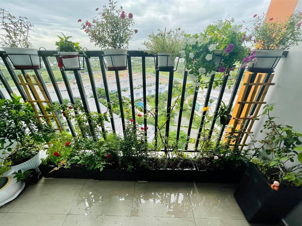 Căn 2pn  2wc  67m2 căn góc hướng đông nam view sông tầng cao mát mẻ đep nhất dự án giá 4.65 tỷ