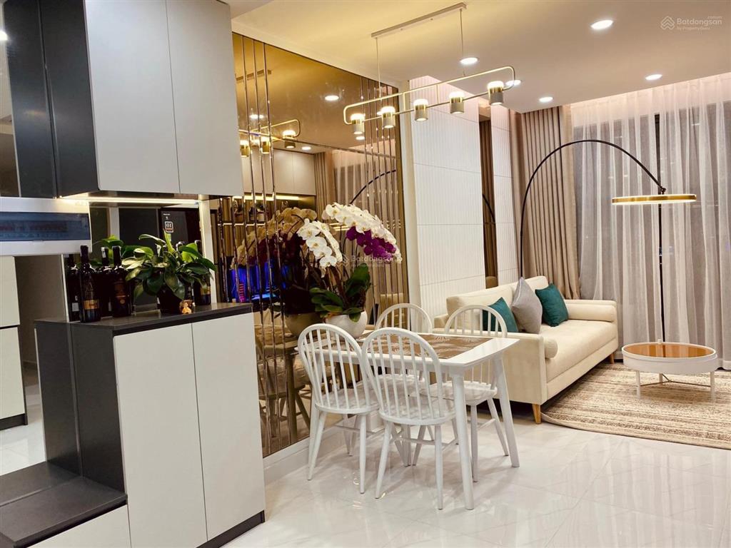 Căn 2pn  2wc  67m2 căn góc hướng đông nam view sông tầng cao mát mẻ đep nhất dự án giá 4.65 tỷ