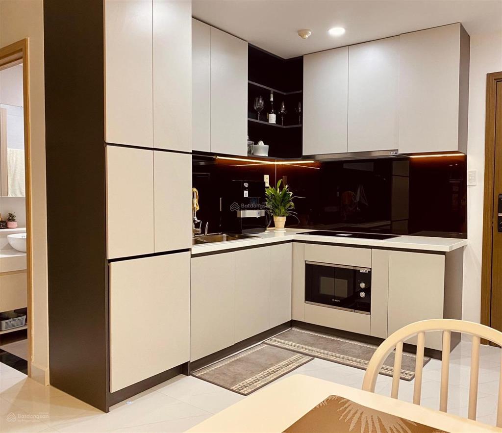 Căn hộ giá tốt 100% cực kỳ hot 2pn 2wc căn góc có logia riêng view ôm trọn nội khu giá 4,3 tỷ